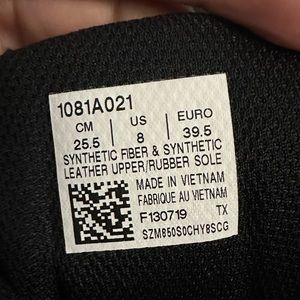 Youth wrestling shoes size 8